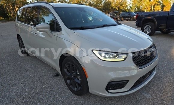 Buy Used Chrysler Pacifica White Car in Windhoek in Namibia Buy Used Chrysler Pacifica White Car in Windhoek in Namibia