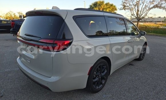 Buy Used Chrysler Pacifica White Car in Windhoek in Namibia Buy Used Chrysler Pacifica White Car in Windhoek in Namibia
