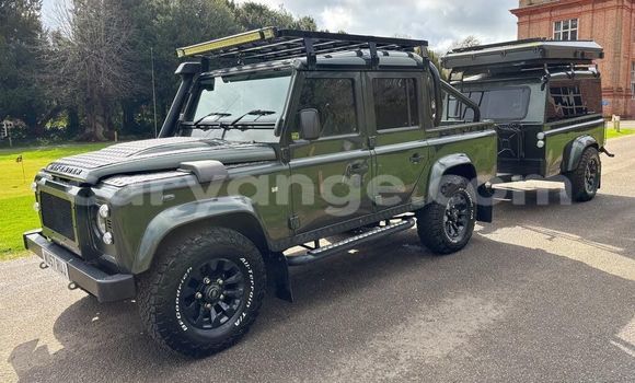 Buy Used Land Rover Defender Green Car in Windhoek in Namibia Buy Used Land Rover Defender Green Car in Windhoek in Namibia