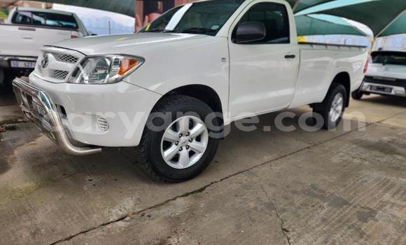Buy Used Toyota Hilux White Car in Windhoek in Namibia