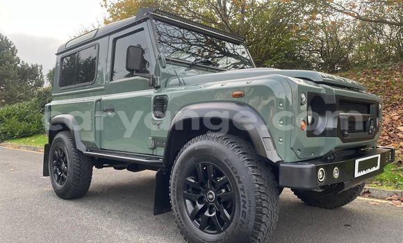 Buy Used Land Rover Defender Green Car in Windhoek in Namibia Buy Used Land Rover Defender Green Car in Windhoek in Namibia