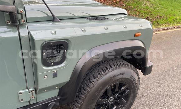 Buy Used Land Rover Defender Green Car in Windhoek in Namibia Buy Used Land Rover Defender Green Car in Windhoek in Namibia