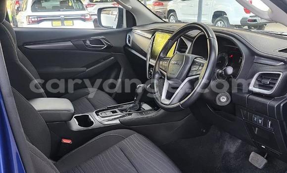 Buy Used Isuzu MU-X Blue Car in Gobabis in Omaheke Buy Used Isuzu MU-X Blue Car in Gobabis in Omaheke