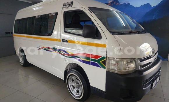 Buy Used Toyota Hi Ace White Car in Gobabis in Omaheke