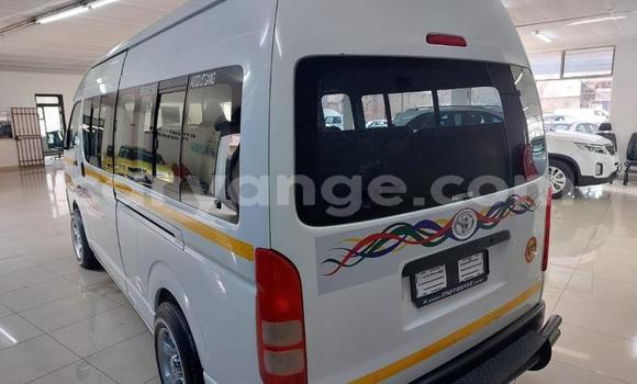 Buy Used Toyota Hi Ace White Car in Gobabis in Omaheke Buy Used Toyota Hi Ace White Car in Gobabis in Omaheke