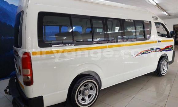 Buy Used Toyota Hi Ace White Car in Gobabis in Omaheke Buy Used Toyota Hi Ace White Car in Gobabis in Omaheke