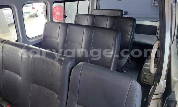 Buy Used Toyota Hi Ace White Car in Gobabis in Omaheke Buy Used Toyota Hi Ace White Car in Gobabis in Omaheke