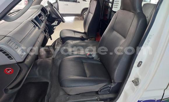 Buy Used Toyota Hi Ace White Car in Gobabis in Omaheke Buy Used Toyota Hi Ace White Car in Gobabis in Omaheke