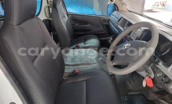 Buy Used Toyota Hi Ace White Car in Gobabis in Omaheke Buy Used Toyota Hi Ace White Car in Gobabis in Omaheke