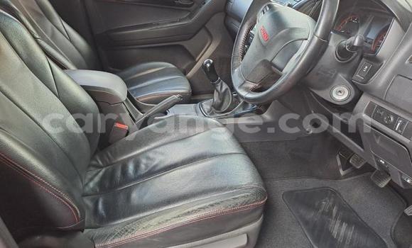 Acheter Occasion Voiture Isuzu KB Rouge à Gobabis, Omaheke Acheter Occasion Voiture Isuzu KB Rouge à Gobabis, Omaheke