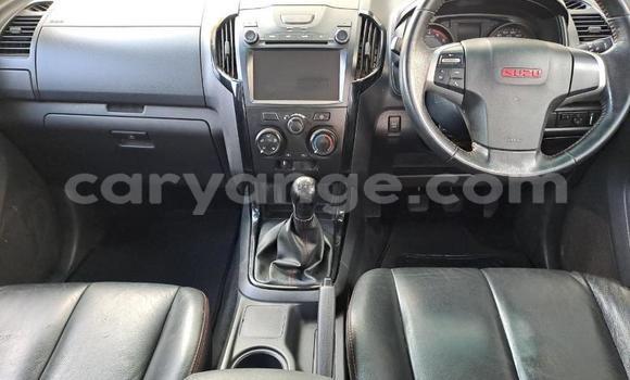 Acheter Occasion Voiture Isuzu KB Rouge à Gobabis, Omaheke Acheter Occasion Voiture Isuzu KB Rouge à Gobabis, Omaheke