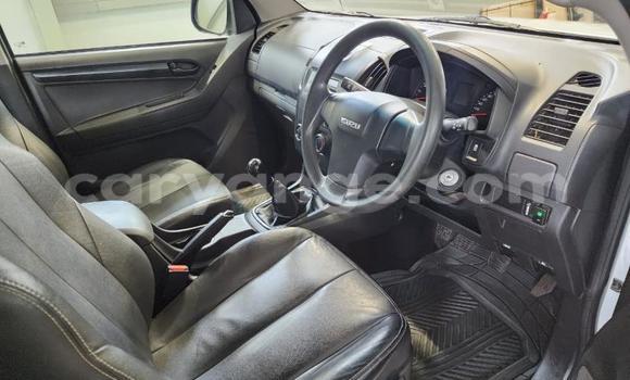 Acheter Occasion Voiture Isuzu KB Blanc à Gobabis, Omaheke Acheter Occasion Voiture Isuzu KB Blanc à Gobabis, Omaheke