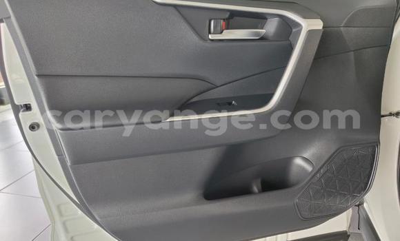 Acheter Occasion Voiture Toyota RAV4 Blanc à Gobabis, Omaheke Acheter Occasion Voiture Toyota RAV4 Blanc à Gobabis, Omaheke