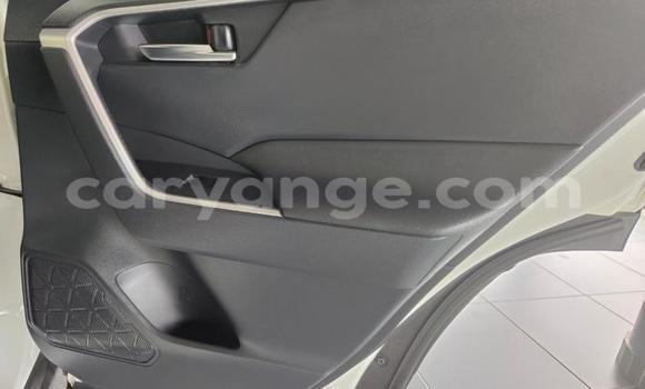 Acheter Occasion Voiture Toyota RAV4 Blanc à Gobabis, Omaheke Acheter Occasion Voiture Toyota RAV4 Blanc à Gobabis, Omaheke