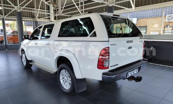 Acheter Occasion Voiture Toyota Hilux Blanc à Gobabis, Omaheke Acheter Occasion Voiture Toyota Hilux Blanc à Gobabis, Omaheke