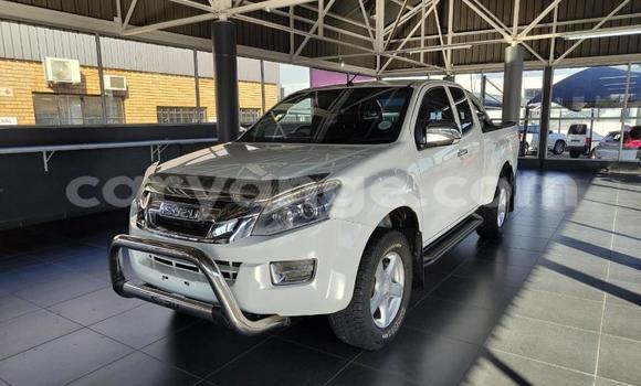 Buy Used Isuzu KB White Car in Gobabis in Omaheke