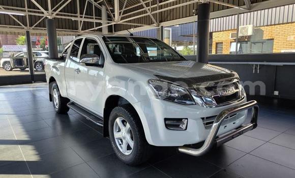 Acheter Occasion Voiture Isuzu KB Blanc à Gobabis, Omaheke Acheter Occasion Voiture Isuzu KB Blanc à Gobabis, Omaheke