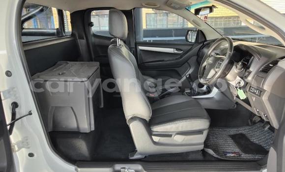 Acheter Occasion Voiture Isuzu KB Blanc à Gobabis, Omaheke Acheter Occasion Voiture Isuzu KB Blanc à Gobabis, Omaheke