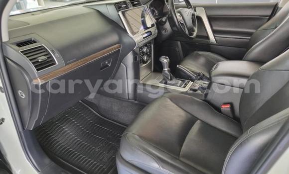 Acheter Occasion Voiture Toyota Land Cruiser Prado Blanc à Gobabis, Omaheke Acheter Occasion Voiture Toyota Land Cruiser Prado Blanc à Gobabis, Omaheke