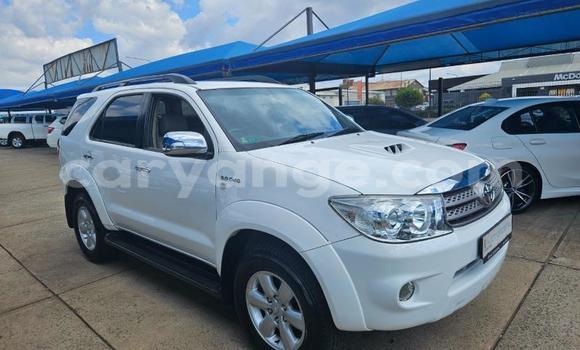 Buy Used Toyota Fortuner White Car in Windhoek in Namibia Buy Used Toyota Fortuner White Car in Windhoek in Namibia