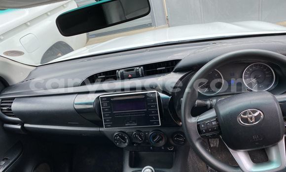 Acheter Occasion Voiture Toyota Hilux Blanc à Windhoek, Namibie Acheter Occasion Voiture Toyota Hilux Blanc à Windhoek, Namibie