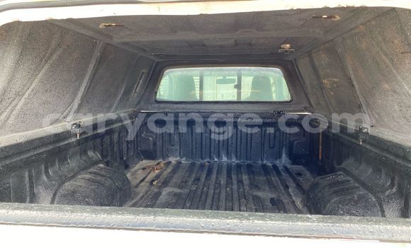 Acheter Occasion Voiture Toyota Hilux Blanc à Windhoek, Namibie Acheter Occasion Voiture Toyota Hilux Blanc à Windhoek, Namibie