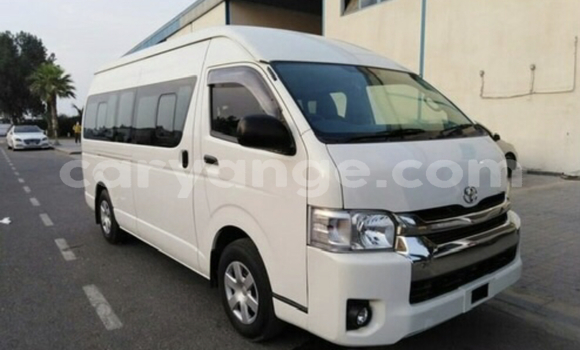 Buy Used Toyota Hi Ace White Car in Walvis Bay in Namibia