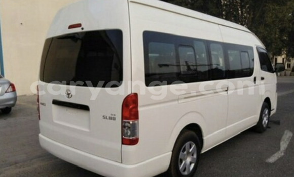 Acheter Occasion Voiture Toyota Hi Ace Blanc à Windhoek, Namibie Acheter Occasion Voiture Toyota Hi Ace Blanc à Windhoek, Namibie