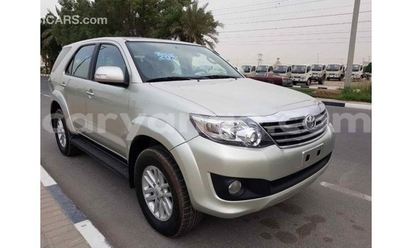 Acheter Import Voiture Toyota Fortuner Autre à Import - Dubai, Namibie Acheter Import Voiture Toyota Fortuner Autre à Import - Dubai, Namibie