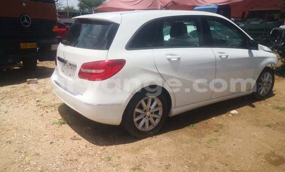 Buy Used Mercedes-Benz B–Class White Car in Windhoek in Namibia