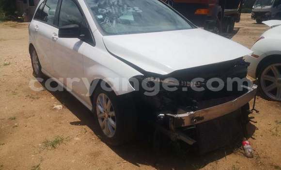 Acheter Occasion Voiture Mercedes-Benz B–Class Blanc à Windhoek, Namibie Acheter Occasion Voiture Mercedes-Benz B–Class Blanc à Windhoek, Namibie