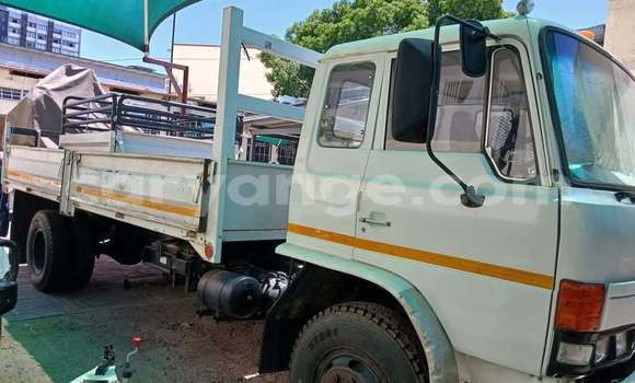 Buy Used Ford E 150 Cargo Van White Truck in Windhoek in Namibia