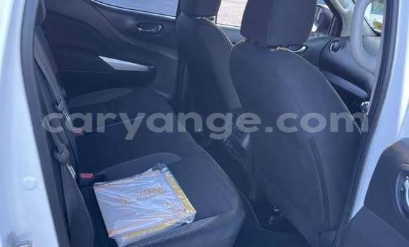 Acheter Occasion Voiture Nissan Navara Blanc à Windhoek, Namibie Acheter Occasion Voiture Nissan Navara Blanc à Windhoek, Namibie