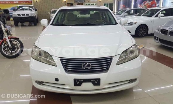 Acheter Import Voiture Lexus ES Blanc à Import - Dubai, Namibie Acheter Import Voiture Lexus ES Blanc à Import - Dubai, Namibie