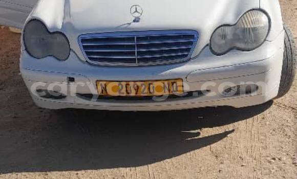 Acheter Occasion Voiture Mercedes-Benz C–Class Blanc à Windhoek, Namibie Acheter Occasion Voiture Mercedes-Benz C–Class Blanc à Windhoek, Namibie