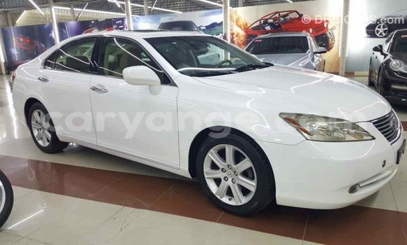 Acheter Import Voiture Lexus ES Blanc à Import - Dubai, Namibie Acheter Import Voiture Lexus ES Blanc à Import - Dubai, Namibie