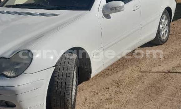 Acheter Occasion Voiture Mercedes-Benz C–Class Blanc à Windhoek, Namibie Acheter Occasion Voiture Mercedes-Benz C–Class Blanc à Windhoek, Namibie