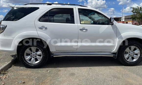 Acheter Occasion Voiture Toyota Fortuner Blanc à Windhoek, Namibie Acheter Occasion Voiture Toyota Fortuner Blanc à Windhoek, Namibie
