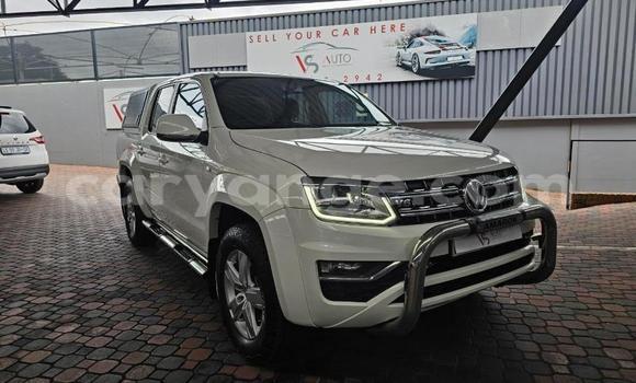 Buy Used Volkswagen Amarok White Car in Windhoek in Namibia