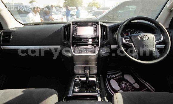 Acheter Import Voiture Toyota Land Cruiser Noir à Import - Dubai, Namibie Acheter Import Voiture Toyota Land Cruiser Noir à Import - Dubai, Namibie