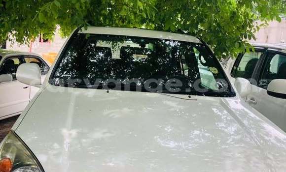 Acheter Occasion Voiture Toyota Prado Blanc à Windhoek, Namibie Acheter Occasion Voiture Toyota Prado Blanc à Windhoek, Namibie