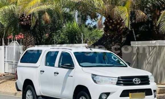 Buy Used Toyota Hilux White Car in Windhoek in Namibia