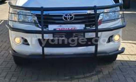 Acheter Occasion Voiture Toyota Hilux Blanc à Windhoek, Namibie Acheter Occasion Voiture Toyota Hilux Blanc à Windhoek, Namibie