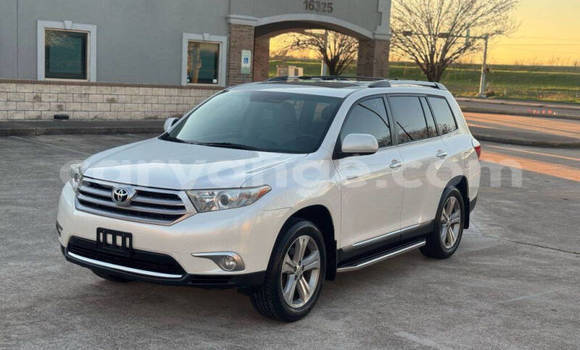 Buy Used Toyota Highlander White Car in Windhoek in Namibia Buy Used Toyota Highlander White Car in Windhoek in Namibia