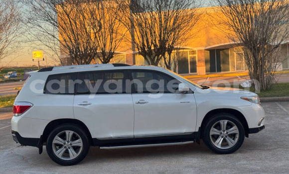 Buy Used Toyota Highlander White Car in Windhoek in Namibia Buy Used Toyota Highlander White Car in Windhoek in Namibia