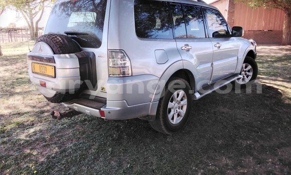 Buy Used Mitsubishi Pajero Silver Car in Tsumeb in Oshikoto Buy Used Mitsubishi Pajero Silver Car in Tsumeb in Oshikoto