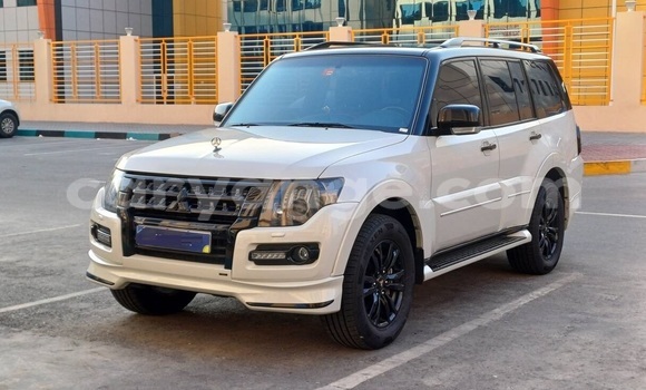 Buy Used Mitsubishi Pajero White Car in Windhoek in Namibia