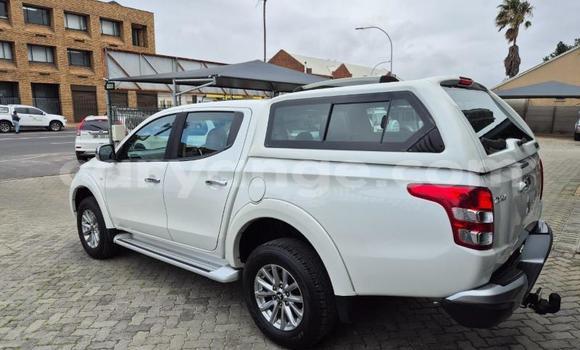 Buy Used Mitsubishi Triton White Car in Windhoek in Namibia Buy Used Mitsubishi Triton White Car in Windhoek in Namibia