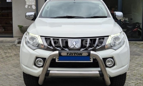 Buy Used Mitsubishi Triton White Car in Windhoek in Namibia Buy Used Mitsubishi Triton White Car in Windhoek in Namibia