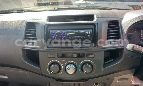 Buy Used Toyota Hilux Beige Car in Grootfontein in Namibia Buy Used Toyota Hilux Beige Car in Grootfontein in Namibia